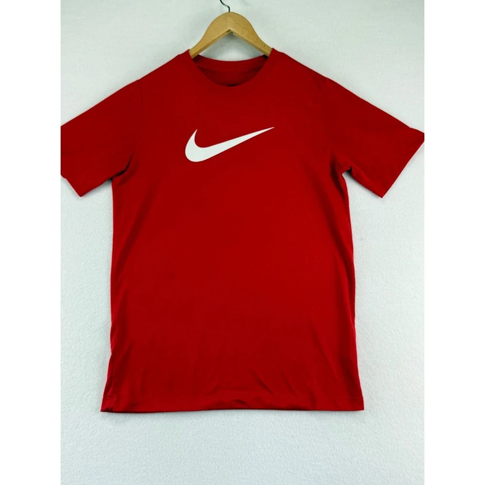 Nike Dri-FIT T-Shirt Kids XL Red Short Sleeve Swoosh Logo Graphic‎ Tee